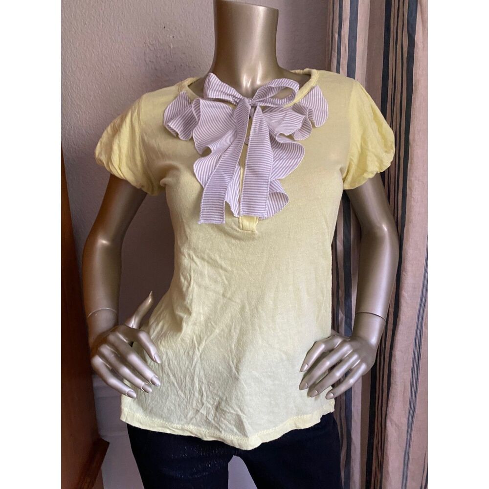 EUC Little Yellow Button Anthropologie Ruffle Bow Puff Sleeve Tee M